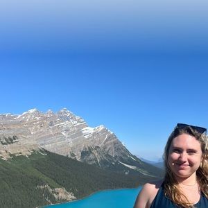 Meet your Posher, Emily